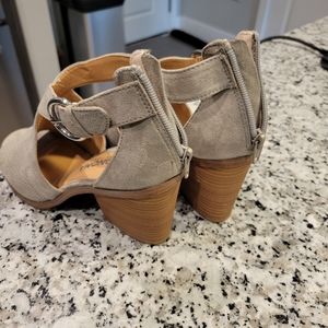 Sandals never worn